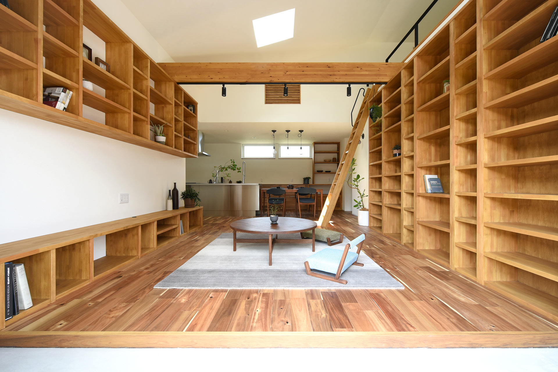 Cat shelf ＆ Book shelf の家